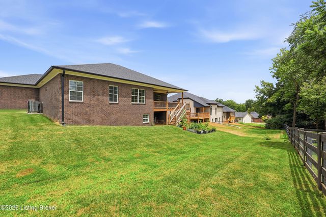 139 Wooded Glen Dr, Mt Washington, KY 40047