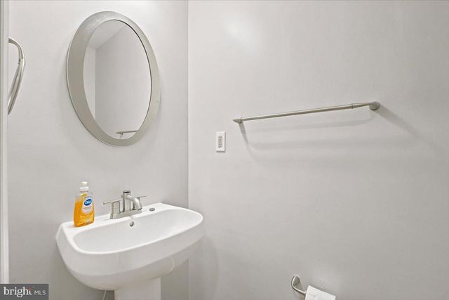 2004 GALLOWS TREE LN, Vienna, VA 22182