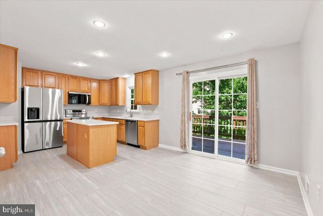 2004 GALLOWS TREE LN, Vienna, VA 22182