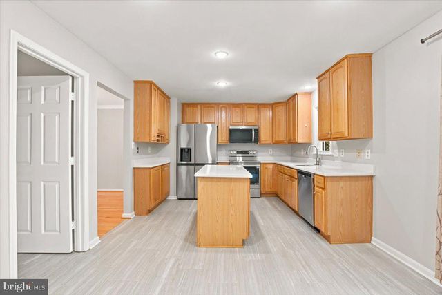 2004 GALLOWS TREE LN, Vienna, VA 22182