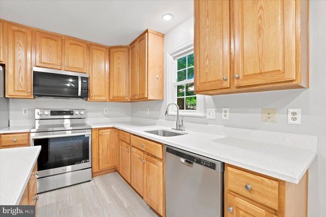 2004 GALLOWS TREE LN, Vienna, VA 22182