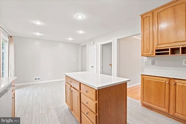 2004 GALLOWS TREE LN, Vienna, VA 22182