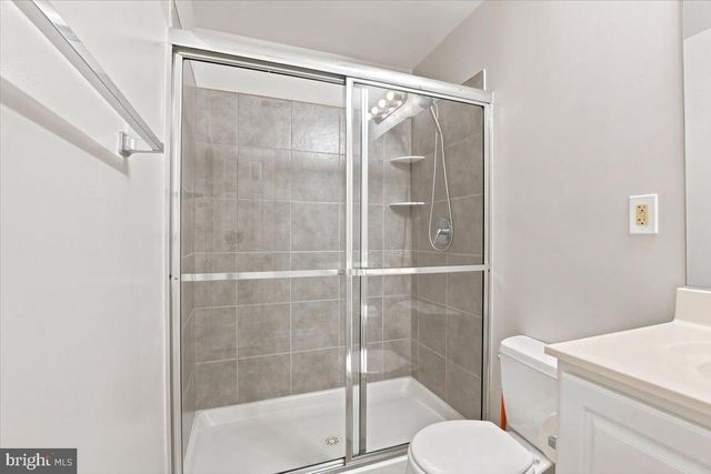 2004 GALLOWS TREE LN, Vienna, VA 22182