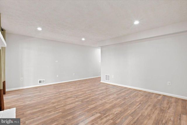 2004 GALLOWS TREE LN, Vienna, VA 22182