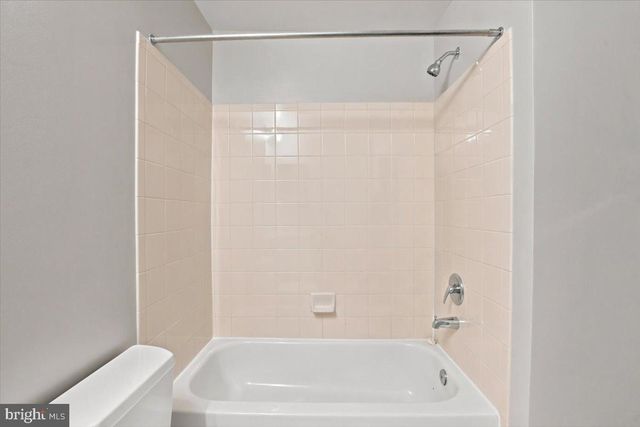 2004 GALLOWS TREE LN, Vienna, VA 22182