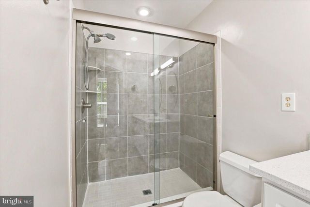 2004 GALLOWS TREE LN, Vienna, VA 22182
