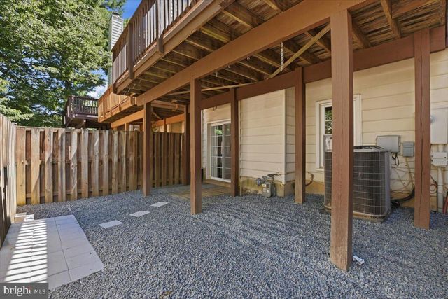 2004 GALLOWS TREE LN, Vienna, VA 22182
