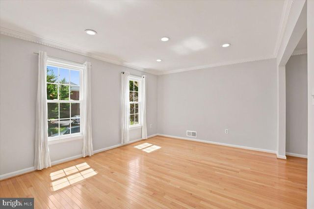 2004 GALLOWS TREE LN, Vienna, VA 22182