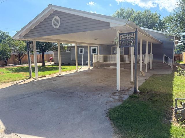 218 Meadowlark Lane, Fort Cobb, OK 73038