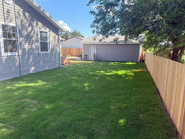 218 Meadowlark Lane, Fort Cobb, OK 73038