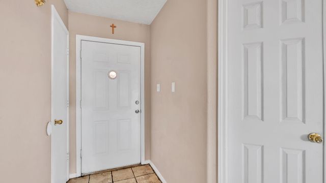 10408 Teal Road SW, Albuquerque, NM 87121