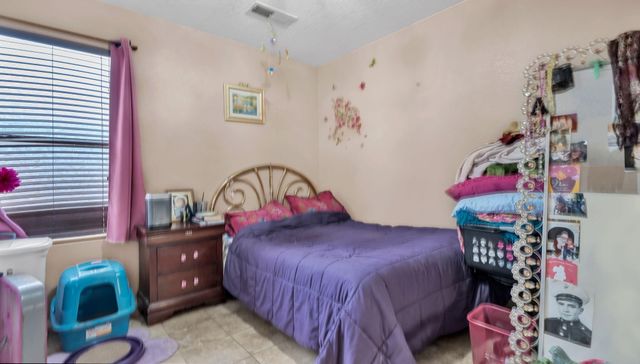 10408 Teal Road SW, Albuquerque, NM 87121