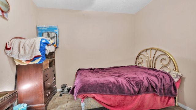 10408 Teal Road SW, Albuquerque, NM 87121