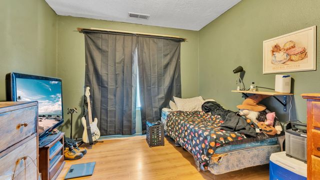 10408 Teal Road SW, Albuquerque, NM 87121