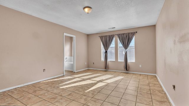 10408 Teal Road SW, Albuquerque, NM 87121