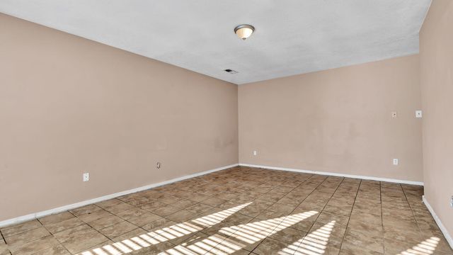 10408 Teal Road SW, Albuquerque, NM 87121