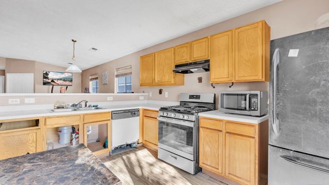 10408 Teal Road SW, Albuquerque, NM 87121