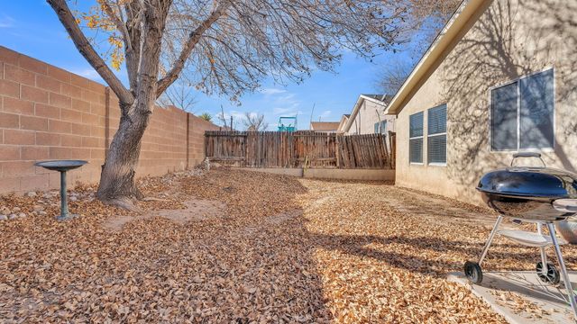 10408 Teal Road SW, Albuquerque, NM 87121