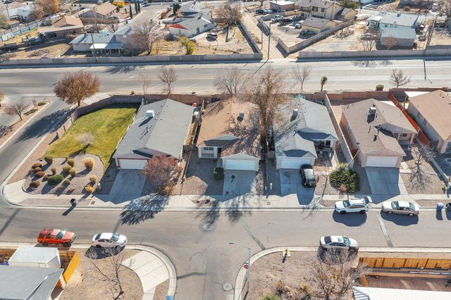 10408 Teal Road SW, Albuquerque, NM 87121