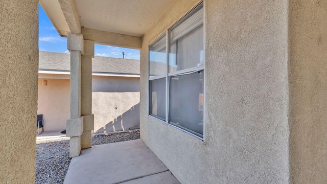 10408 Teal Road SW, Albuquerque, NM 87121