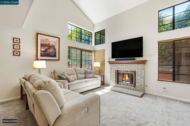 54 Garden View Ln, Pleasant Hill, CA 94523