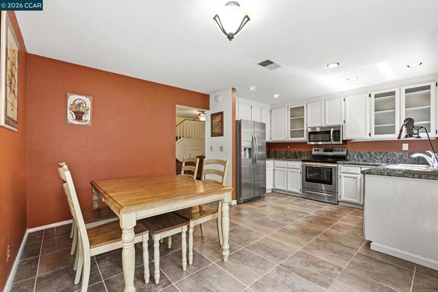 54 Garden View Ln, Pleasant Hill, CA 94523