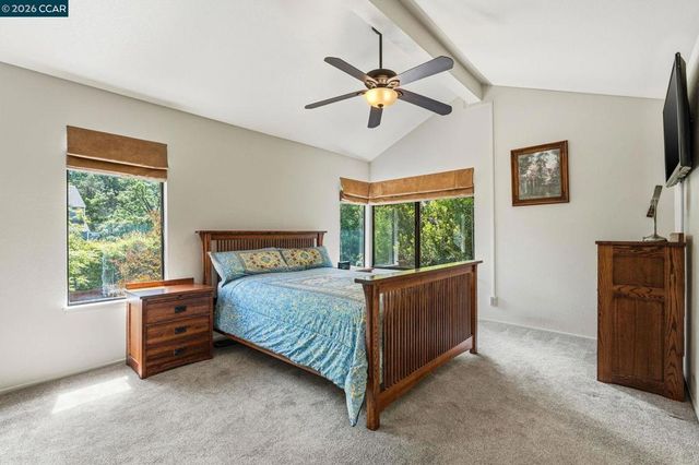 54 Garden View Ln, Pleasant Hill, CA 94523