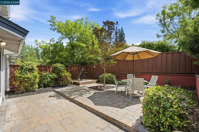 54 Garden View Ln, Pleasant Hill, CA 94523