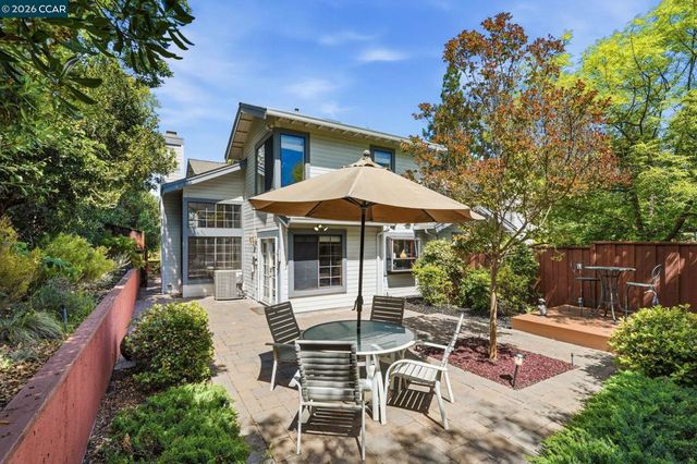 54 Garden View Ln, Pleasant Hill, CA 94523