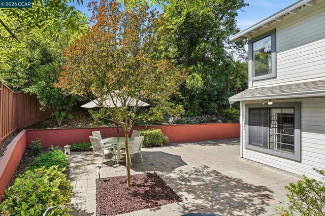 54 Garden View Ln, Pleasant Hill, CA 94523