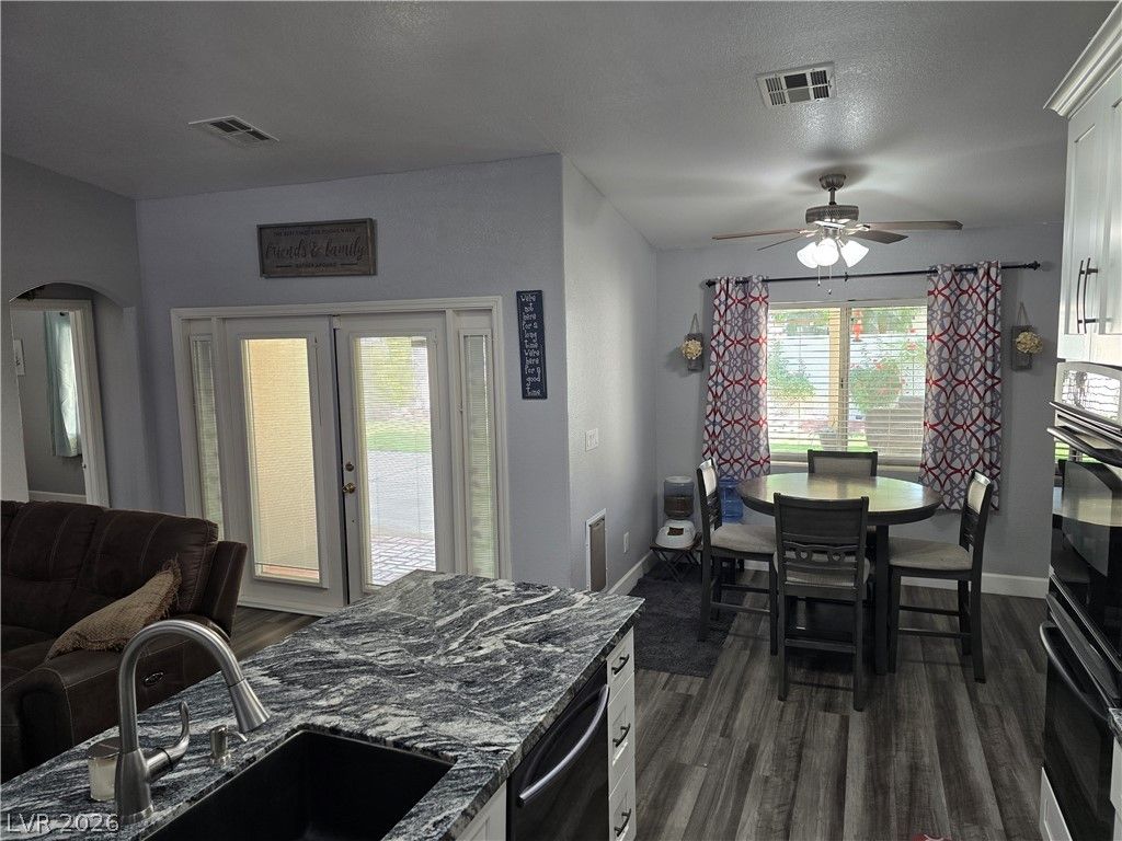 Image 11 of property listing at 6036 Cocktail Drive, Las Vegas, NV 89130
