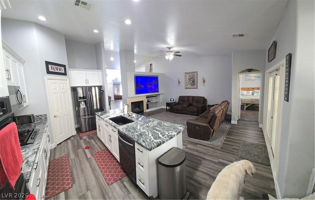 Image 16 of property listing at 6036 Cocktail Drive, Las Vegas, NV 89130