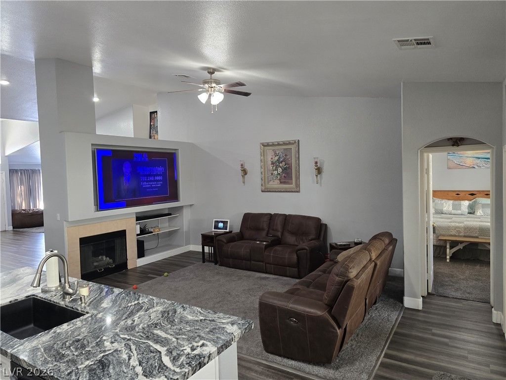 Image 6 of property listing at 6036 Cocktail Drive, Las Vegas, NV 89130