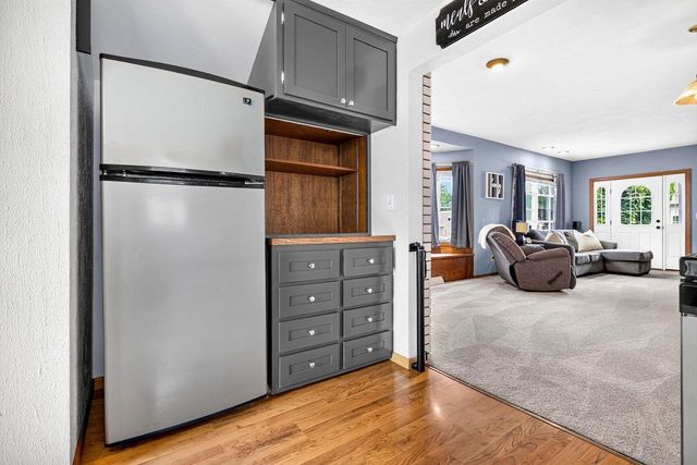 1013 E KIMBERLY AVENUE, Kimberly, WI 54136