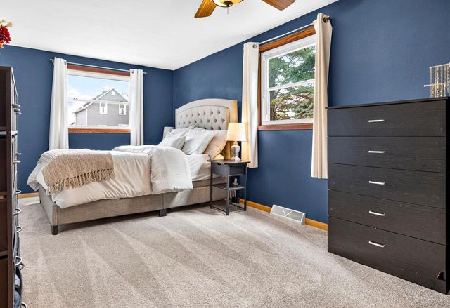1013 E KIMBERLY AVENUE, Kimberly, WI 54136
