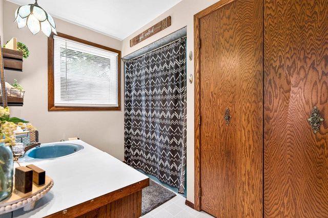 1013 E KIMBERLY AVENUE, Kimberly, WI 54136