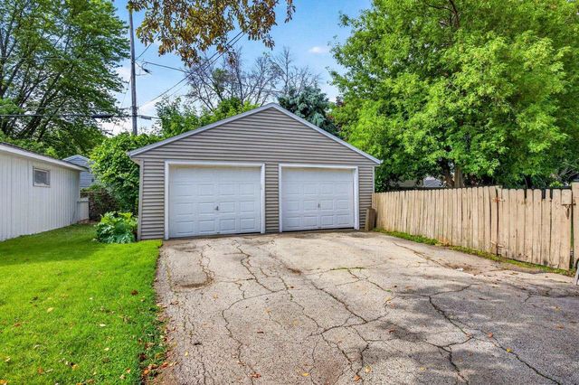 1013 E KIMBERLY AVENUE, Kimberly, WI 54136