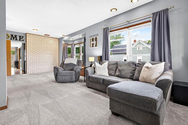 1013 E KIMBERLY AVENUE, Kimberly, WI 54136