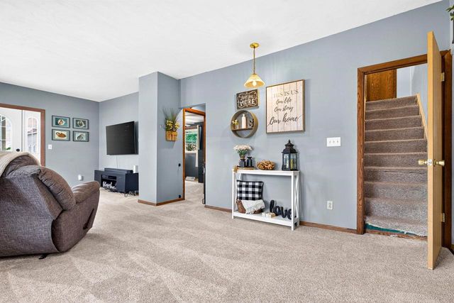 1013 E KIMBERLY AVENUE, Kimberly, WI 54136