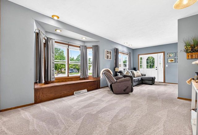 1013 E KIMBERLY AVENUE, Kimberly, WI 54136