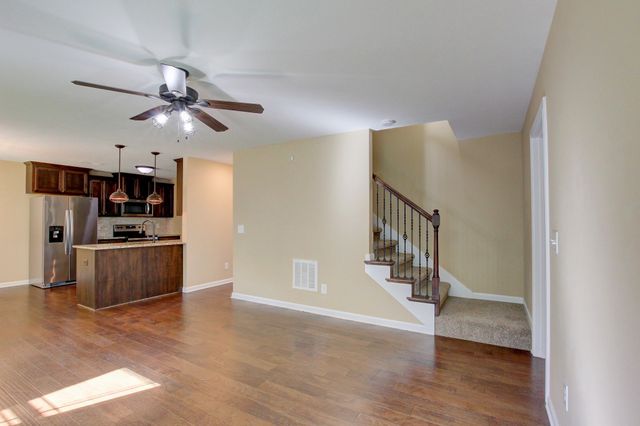 1261 Gentry Dr, Clarksville, TN 37043