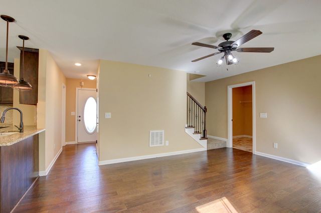 1261 Gentry Dr, Clarksville, TN 37043