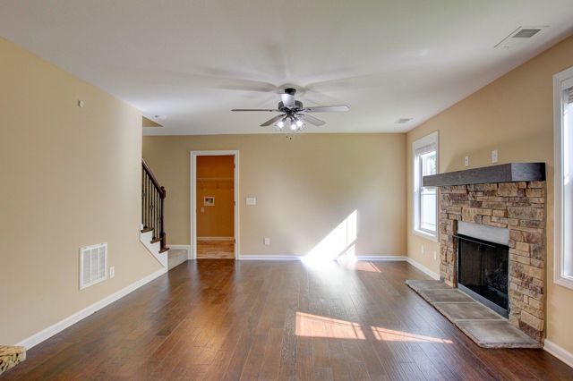 1261 Gentry Dr, Clarksville, TN 37043