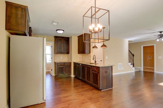 1261 Gentry Dr, Clarksville, TN 37043