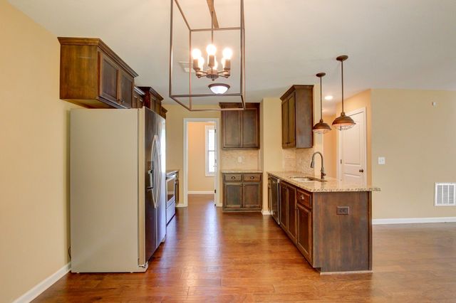 1261 Gentry Dr, Clarksville, TN 37043