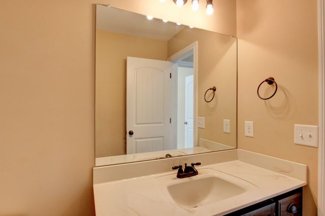 1261 Gentry Dr, Clarksville, TN 37043