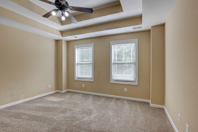 1261 Gentry Dr, Clarksville, TN 37043