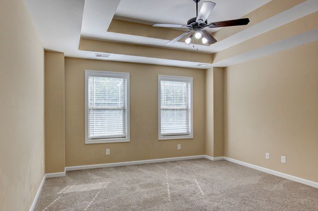 1261 Gentry Dr, Clarksville, TN 37043