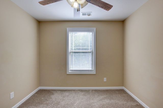 1261 Gentry Dr, Clarksville, TN 37043