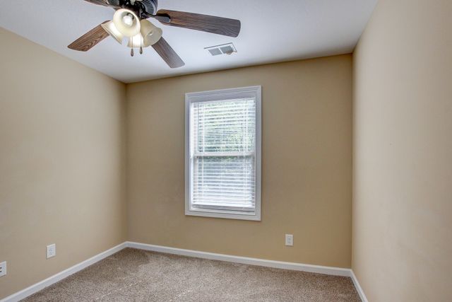 1261 Gentry Dr, Clarksville, TN 37043